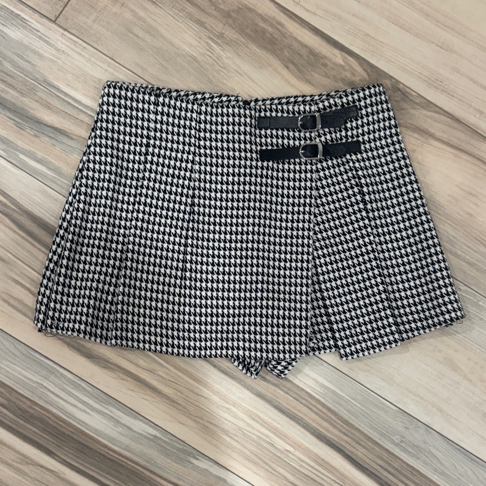 NWT Women’s Copper Key Black and White Houndstooth Skort | Dillards | Small